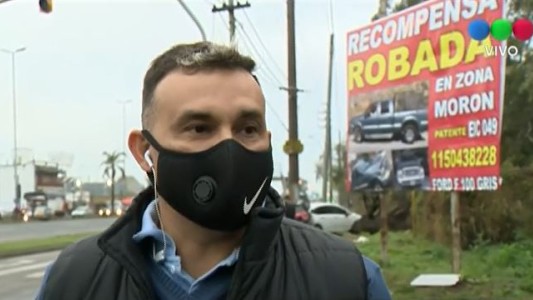 Para recuperar su camioneta robada, anuncia recompensa en un cartel de la vía pública