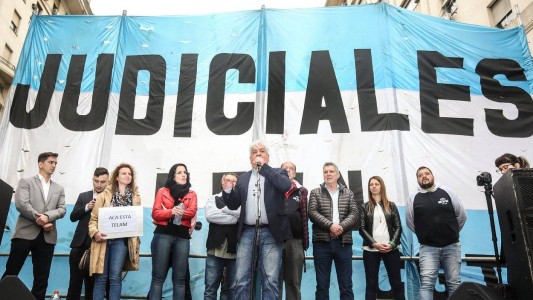 Paro y movilización de judiciales en reclamo del cumplimiento del acuerdo paritario
