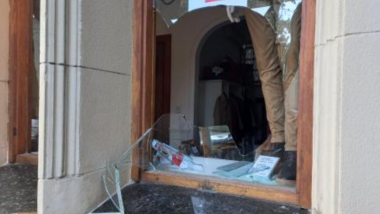 Robaron en un negocio de ropa ubicado en pleno Boulevard Gálvez