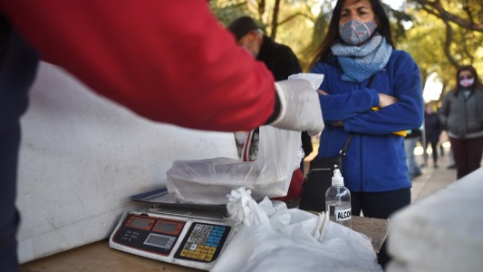 Las ofertas de la Feria de Plaza Pueyrredón: Milanesas de pescado a 660 el kilo