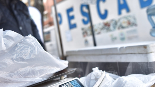 Sigue la venta de pescado de mar a precios populares en Santa Fe