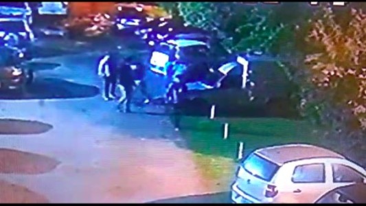 Video: siete rugbiers golpearon a un joven de 21 años hasta desmayarlo en City Bell