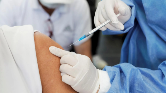 Se vacunará hoy a más de 2 mil adolescentes en la Esquina Encendida