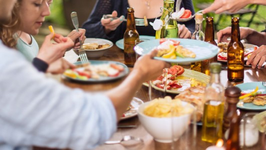 El clima este domingo, ¿se festeja el Día de la Madre con mesa adentro o afuera?