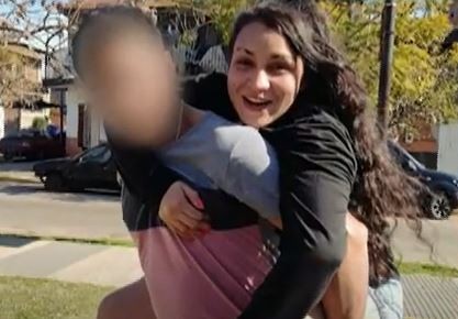 Su ex la baleó y arrojó el arma al Riachuelo: fue rescatada y está internada