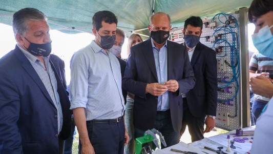 Perotti y De Pedro anunciaron la construcción del edificio de la Escuela n°355 de Sauce Viejo