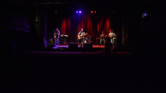 Teatro y música este domingo en La Seguimos en Vivo por la provincia