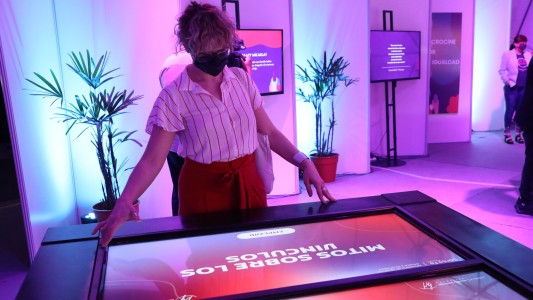 Recorrido por el Domo Micaela, una experiencia interactiva para la igualdad