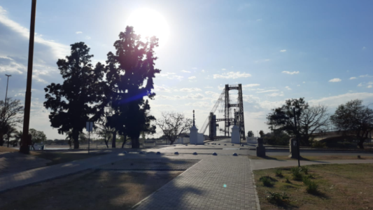 Abrigo a la mañana y malla a la tarde: otro día primaveral en la ciudad