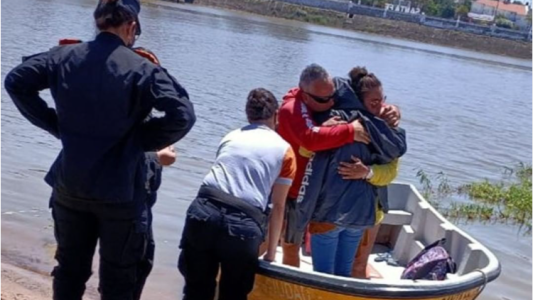 Salvataje en la Setúbal: dos guardavidas actuaron en la zona del Puente Colgante