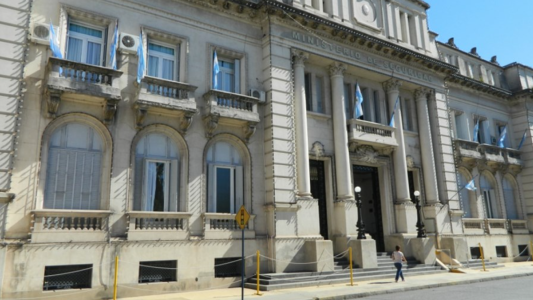 Perotti ordenó una auditoría y sumariar a personal del Ministerio de Seguridad