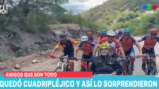 Quedó cuadripléjico y volvió a la ruta para viajar con sus amigos en una bici adaptada