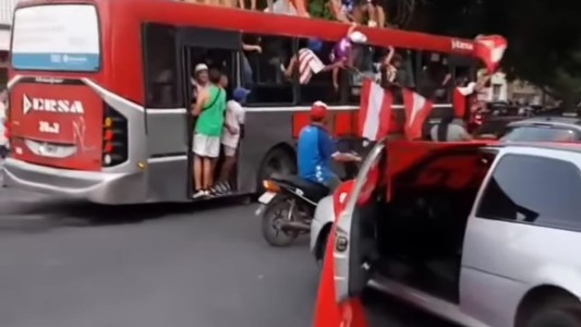 Fotos y videos: Así festejaron los hinchas y jugadores tatengues tras el triunfo