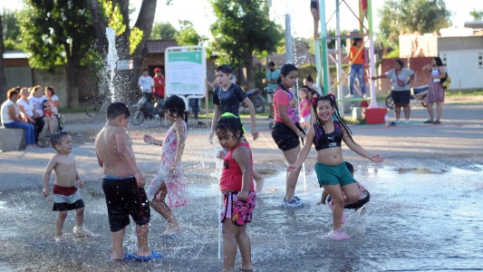 "Parque Bahía Encuentro", el nombre que eligieron los vecinos para la Plaza de Los Troncos