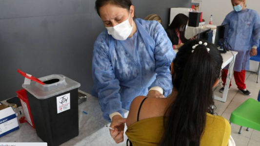 Este jueves se inoculará con segundas dosis de Sputnik y terceras de AstraZeneca