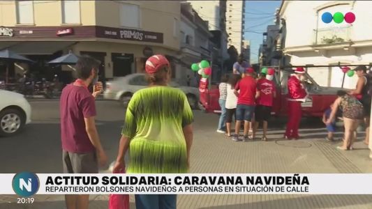 Actitud Solidaria entregó bolsones navideños a personas en situación de calle