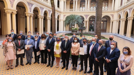 Se firmó un nuevo Consenso Fiscal para 2022 con los  gobernadores