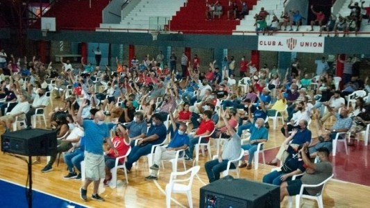Los socios de Unión aprobaron por absoluta mayoría la Memoria y Balance