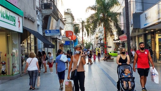 Martes con sol pleno en la ciudad de Santa Fe