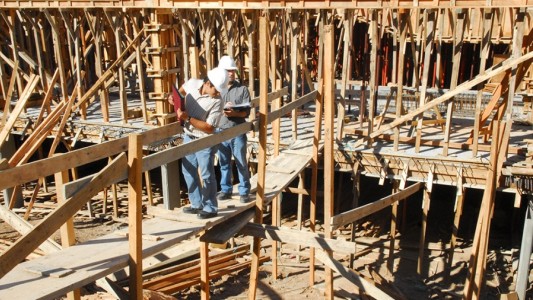 En 2021 la actividad industrial creció un 15,8% y la construcción un 30,8%