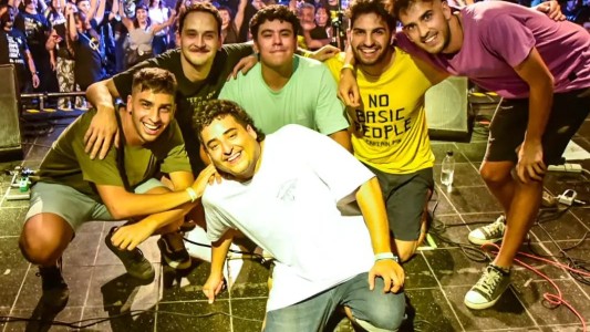 Robaron de un auto los instrumentos de una banda de rock