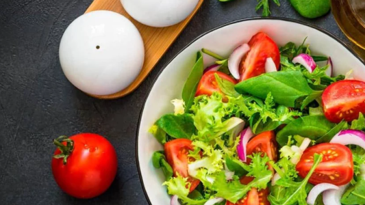 El impactante aumento en los precios de la lechuga, el tomate y los huevos