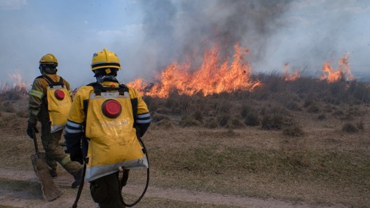 El gobierno nacional desplegó acciones para combatir los incendios en Corrientes