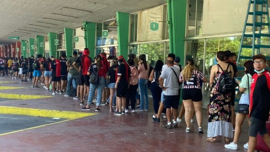 Cambió de horario el encuentro entre Colón y Barracas Central