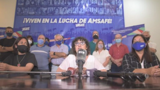 Los docentes votan hoy si aceptan o rechazan la oferta del Gobierno