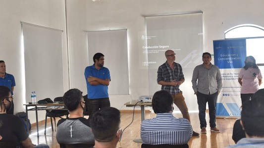 La Municipalidad comenzó la capacitación laboral para conducir taxis y remises