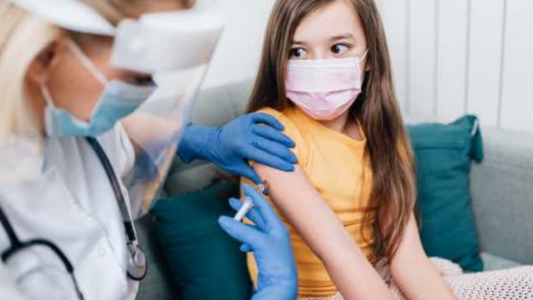 Habrá vacunación libre y se colocarán terceras dosis de Pfizer a adolescentes