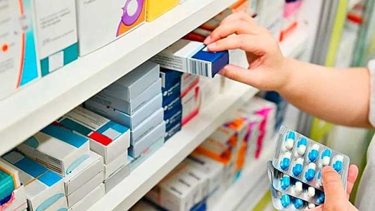 Alta demanda de medicamentos para combatir la fiebre, congestiones y tos