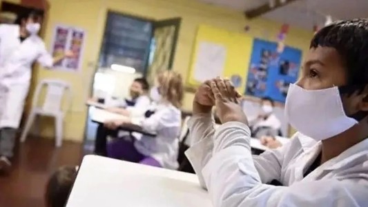 Barbijos en la escuela: Sindicato docente pide uniformidad de criterios de las provincias