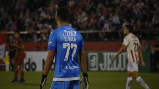 Unión eliminó a Sportivo Las Parejas por penales con un Mele sensacional