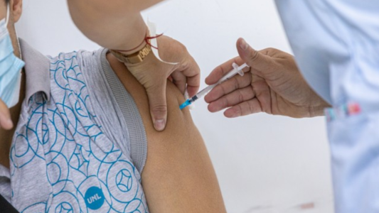 Coronavirus: Jueves de vacunación en la Esquina Encendida y Ciudad Universitaria