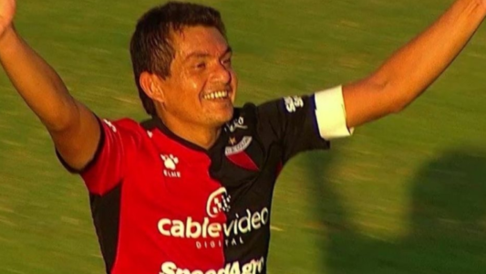 Colón recibe a Aldosivi en una jornada histórica para el fútbol argentino