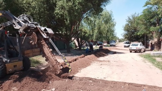 La provincia mejora el acceso al agua para vecinos de Santo Domingo y Las Lomas