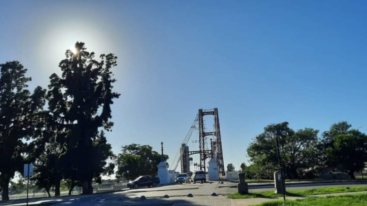 Arranca abril con cielo despejado, buen tiempo y frío en la ciudad