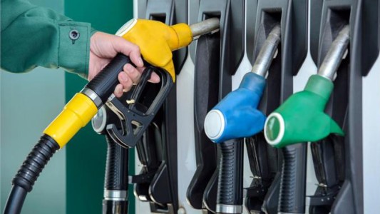 El gasoil escasea y las empresas de colectivos ponen en duda la prestación del servicio