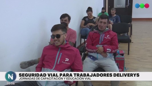 Realizan capacitaciones en seguridad vial a trabajadores de delivery