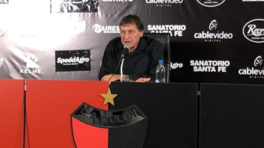 Falcioni: “Cometimos errores que marcaron la diferencia del partido”