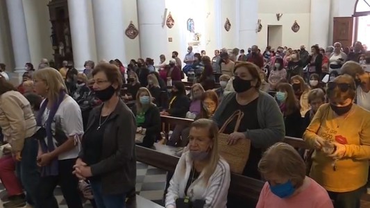 Tras dos años de pandemia, cientos de fieles piden y agradecen a San Expedito