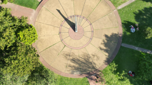 Realizan trabajos de mejoras en el Paseo de las Tres Culturas