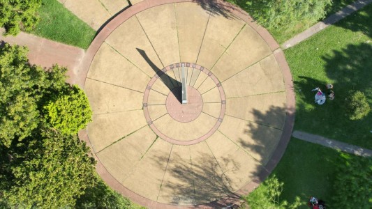 La Municipalidad realiza mejoras en el Paseo de las Tres Culturas