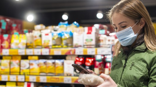 "Si alguien entra sin barbijo a los supermercados, no se le va a negar el ingreso"