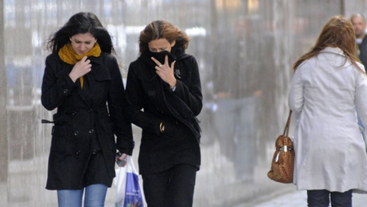 La lluvia de la madrugada y el fuerte viento trajeron descenso de temperatura
