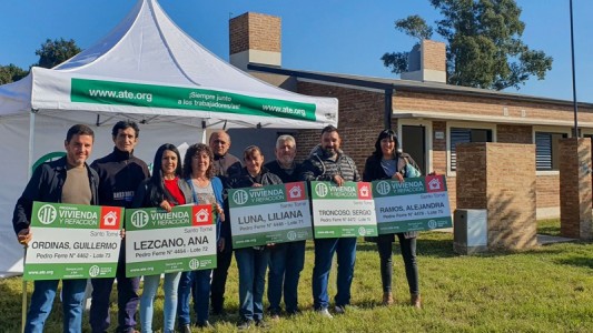 Programa ATE Vivienda y Refacción: cinco trabajadores recibieron las llaves de su casa propia