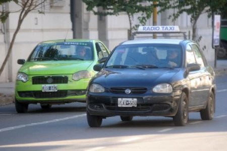 Los remiseros no descartan un aumento de tarifas por la suba de combustibles
