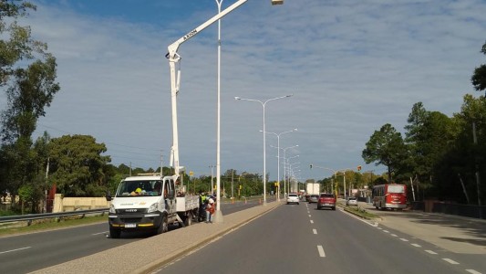 Avanzan en la reparación de las luminarias de la ruta provincial 1