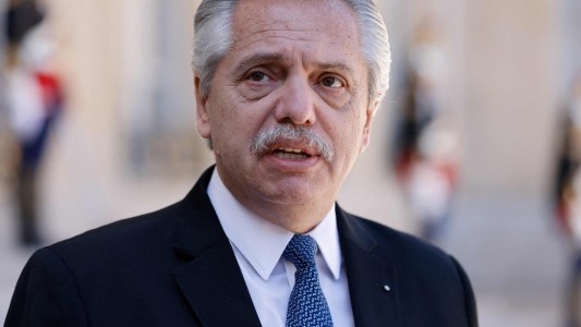 Alberto Fernández regresó al país luego de su gira por España, Alemania y Francia